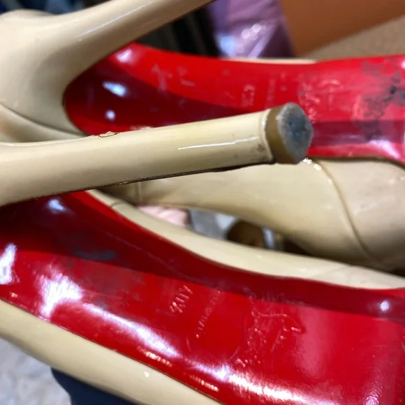 Christian Louboutin patent leather pumps - Picture 5 of 5